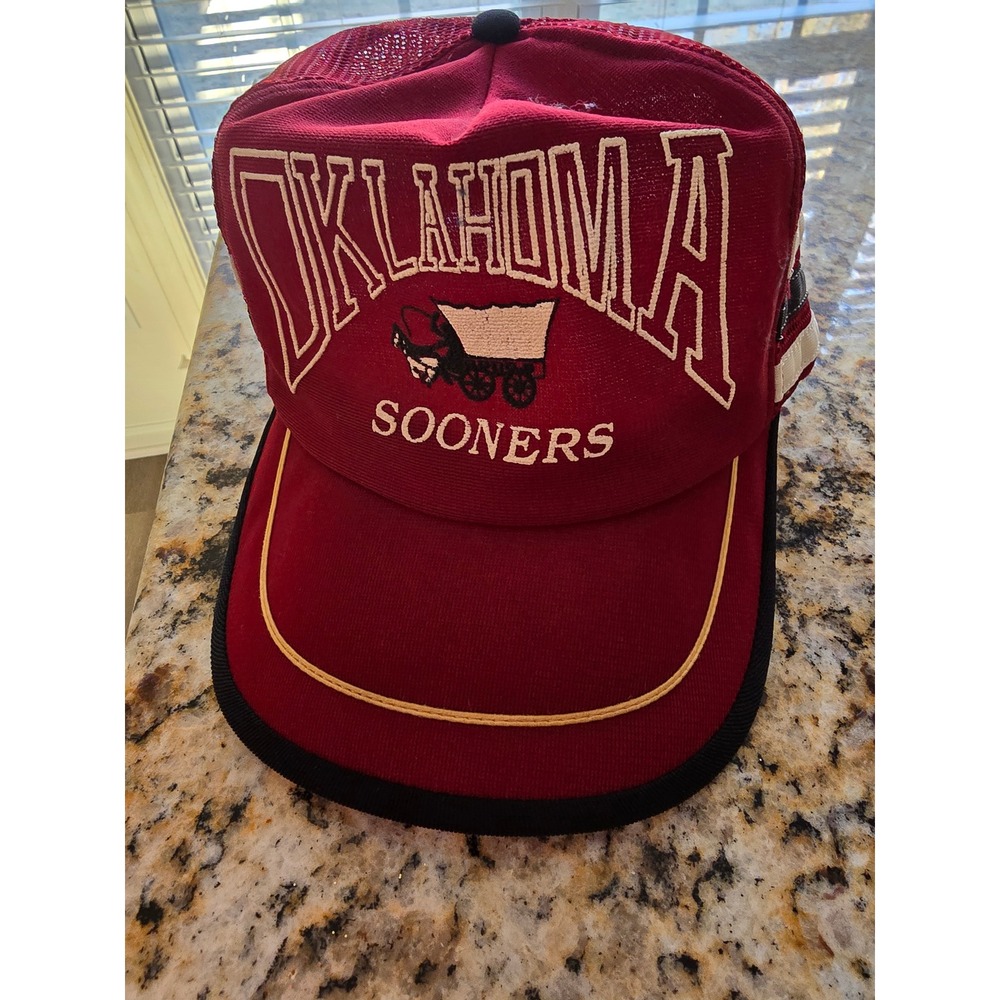 Vintage Oklahoma Sooners Trucker Hat Burgundy Mesh Snapback Adjustable Cap USA